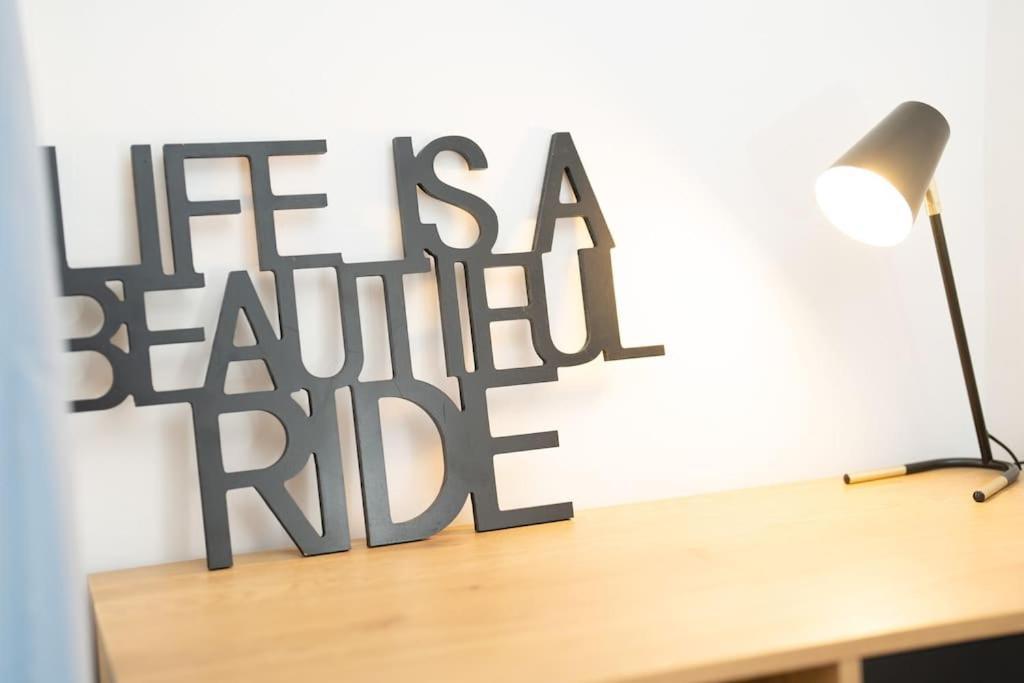 Center 1-bedroom Flat Next To Mall Of Apartemen Sofia